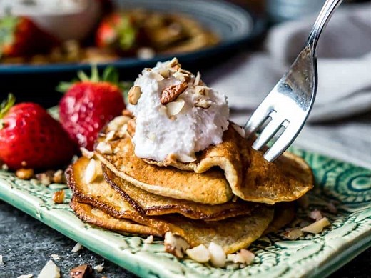 3 Ingredient Banana Pancakes