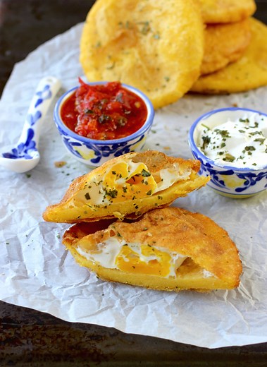 Arepa de Huevo (Arepa Stuffed with Egg)