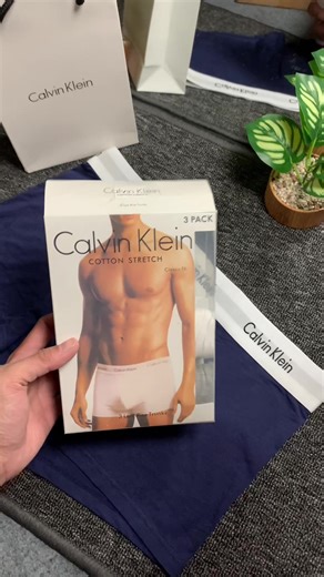Calvin Klein Men's CD Boxer: Comfort and Style