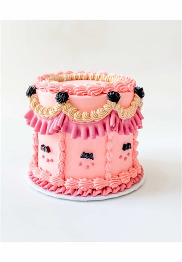 🎃 Girls & Ghouls… it’s time to get spooky! Our Halloween cakes, cupcakes, and frightfully fun treats are officially live! 👻✨ You can grab your goodies starting today and order all month long, so whether your bash is early or right on Halloween night, we’ve got scary-good sweets ready to party with you. 🧁 Tap the link in bio to get yours!