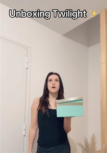 Enfin la tenue complète!!! 🙏🏻💚 #twilight #bellaswan #unboxing #bellaswanclothes #bellaswanoutfits