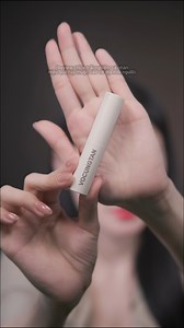 REVIEW DƯỠNG MÔI VÔ CÙNG TẬN HOT TÓP TÓP! | Võ Hà Linh