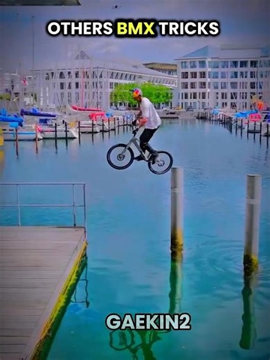 Normal BMX tricks Trolling VS King Of BMX Bicycles