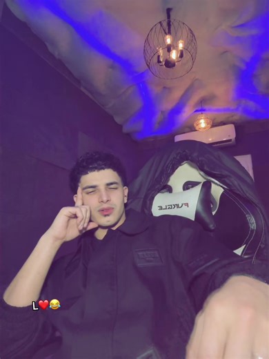 ‏تحت التهديد 😂❤️ #فارس_سكر #ان_غاب_القط #آسر_ياسين #اسماء_جلال