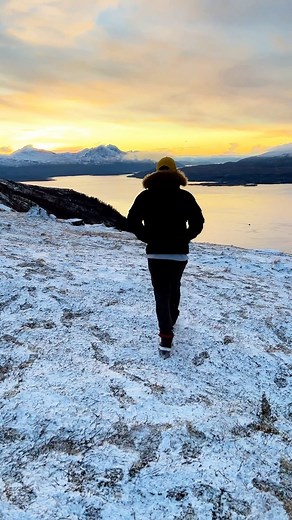 ANUNAY SOOD | India 🇮🇳 on Instagram: "PRETTIEST SUNSET EVER?😍🤩 Entering Europe assures these beautiful sunsets! The long sunsets over here give you time to enjoy and appreciate the beauty of nature. Can't wait to share the stuff I am seeing with you guys🤪 Sabse sundar sunset kaha dekha hai dosto? 🔥 #norway #tromso #sunset #reelkarofeelkaro #reelitfeelit #exploremore #travelreels #reelsindia"