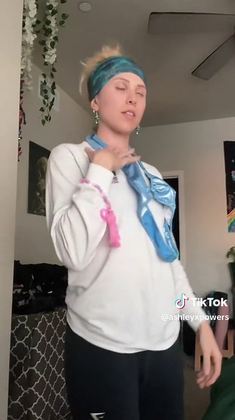 do you have a dad? 😂 #ravetok #raver #raveoutfit #plur #festivalseason #edmtok #basshead #raving #raveproblems #festivaltiktok #raving