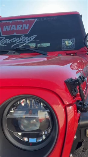 Big thank you to our friends at @spiderwebshade for making custom Solar Shields for us! ☀️🇺🇸 Proud to support USA-made innovation from the team that created the original TrailSac® and shade products. 💪 Their newest product, the Solar Shield, is the next evolution in Jeep protection and comfort. It looks great, keeps the cab cool, adds privacy, and even doubles as a tow shield when hauling. The perfect combo of function, protection, and style for any Jeep. Get it is a base color or custom prin