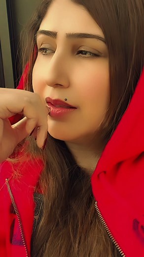 Wafadar logo ki kadar nahi is duniya mein 😒 #explorepage #reels #viralreels #quotes #trending | Deepika Shah