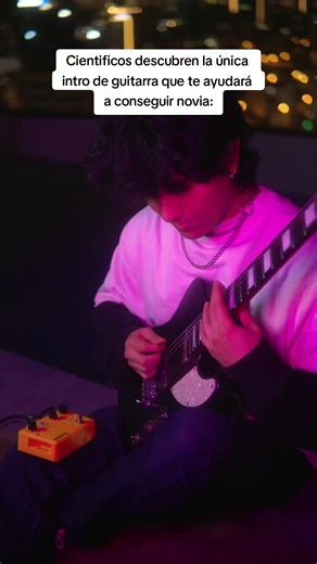 les juro que estoy trabajando en mis temas full 🗿 gracias a @ACLAM GUITARS por enviarme este hermoso pedal de preamp ❤️ es el mejor que he probado hasta ahora #foryoupage #fyp #reggaeton #wisinyyandel #besosmojados