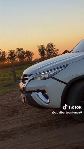 Toyota SW4 Fortuner - Carro 2023