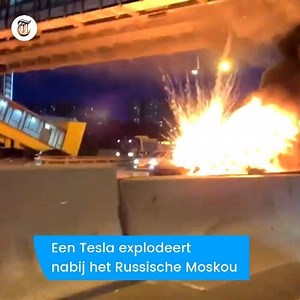 377K views · 1.3K reactions | De automatische piloot van deze Tesla laat het afweten met een explosie als gevolg. | De Telegraaf | Facebook