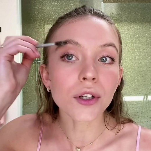 Sydney Sweeney's Makeup Tutorial #sydneysweeney #makeuptutorial #grwm #fyp #fy