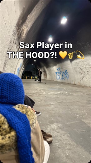 Qia Lanique Sings 🎶🎤 on Instagram: "My first time hearing the SAXOPHONE 🎷 live was in a tunnel in the hood AND FREE?? This is a privilege.. I pray you are blessed endlessly.. so many healing hearts came to watch. @nathanialpov thank u beyond measure. #qialanique #nathanialpov #saxophonist #artist #shygirlcoolvoice"