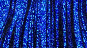 「4kの抽象的なループ背景に青のパーティクルが光り、美しいパターンを形成します。空間内の球はサーフェスを形成し、色と光の波がボールに沿って流れます。球は波に揺れる。モーションデザイン」の動画素材（ロイヤリティフリー）1084742416 | Shutterstock