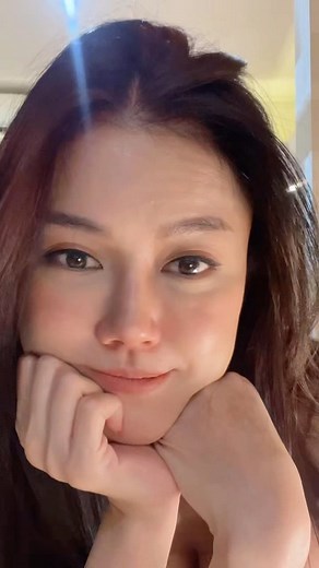 Nita Gunawan on Instagram: "Siapa yg selalu ada dihatiku??? Kamuuuuuu . . . #nitagunawan"