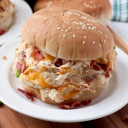 6.8K views · 806 reactions | This Creamy Crockpot Crack Chicken has all the delicious flavors of crack dip, plus tender slow-cooked chicken. And it’s amazingly easy to make. https://www.familyfreshmeals.com/2020/01/creamy-crockpot-crack-chicken.html | Family Fresh Meals | Facebook