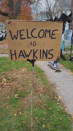 Stranger Things Halloween 2022 Costume Ideas 🎃