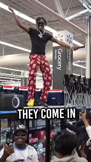 D’Aydrian Harding Concert At Walmart! 😂😂