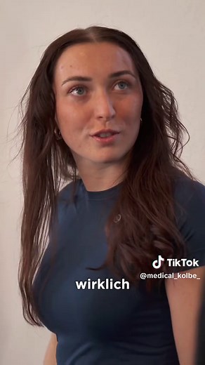 Seitliche Wand-Übungen gegen Rückenschmerzen: Hüfte & Rotation