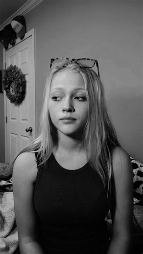 #fypシ #viral #fyp #asl #signlanguage READ BELOW! Not a fluent ASL just someone who enjoys being able to help others and communicate with others. DONT learn from me learn from a ASL interpreters. I may make mistakes If you'd like to correct me I don't mind You commenting below to give me some corrections but bullying 🚫 and hate is not okay and will not be tolerated. Thank you 😊