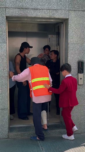 KB- The thug has learned his lesson [KID BOSS] #kindness #hero #respect #help #good