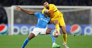 Naples accroche le Barça