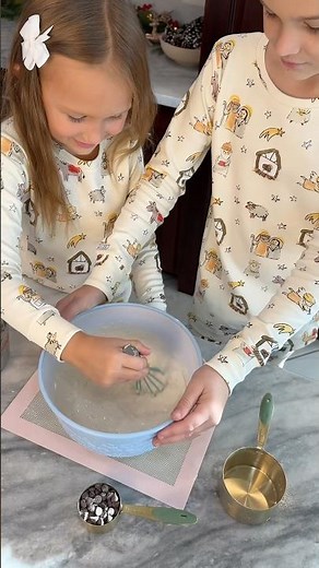 Creating the Cutest Memories around Christmas Time. Holy Pals Matching Pajamas. #ad #pajamas