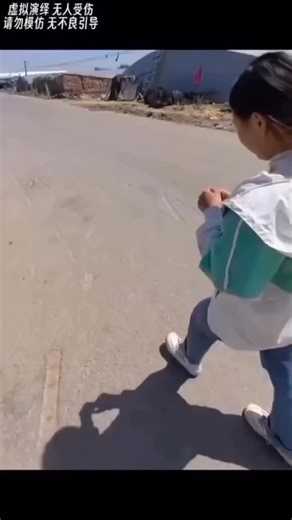 @expiaine.zone on Instagram: "this educational Reel highlights an innovative green energy project in Japan. The video features footage of busy urban sidewalks in cities like Tokyo and Kyoto, with overlaid animations showing embedded piezoelectric materials in the pavement. As pedestrians walk, run, or jump, the surface slightly deforms, converting kinetic energy from footsteps into electricity via pressure on special crystals. Generated power lights nearby street lamps, powers public displays, a