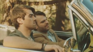 194K views · 10K reactions | The Chainsmokers Ft.Daya-Don't Let Me Down | Lyriz | Facebook