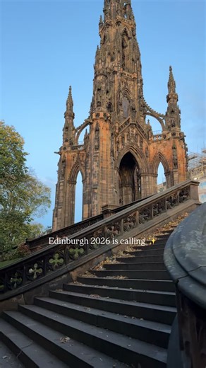 🏰 Send this to someone planning a 2026 Edinburgh trip If you’re looking for your next city to explore, we highly recommend Edinburgh. Think medieval streets, castle views from every angle, cozy pubs, moody sunsets, and quick escapes to cliffs, beaches, and Highlands scenery that feels unreal. 📝 30 places to see in Edinburgh and nearby 🏛️ Old Town and iconic classics Edinburgh Castle Royal Mile St Giles’ Cathedral Victoria Street Grassmarket Greyfriars Kirkyard The Real Mary King’s Close Natio