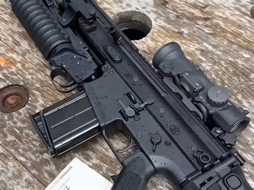 沉浸式射击MK17搭配M203下挂榴弹