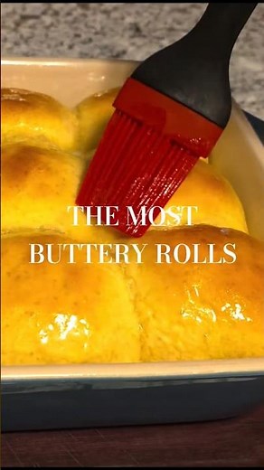 EASY Make Ahead Buttery Soft Dinner Rolls #foodclips #food #rolls