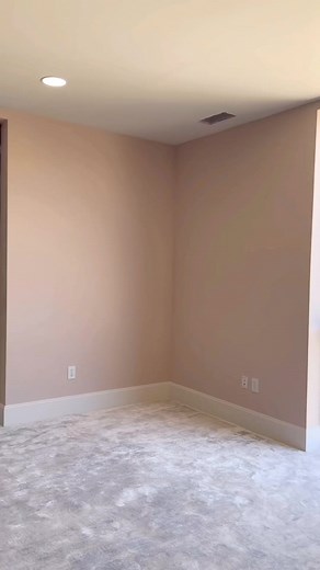 This is probably one of my more favorite projects I’ve done yet. The organic flow, blending of soft colors and some pops of gold enamel to give it that perfect completed touch. Please give me more of these projects! 🙏🏼 | Lacey Crime Art