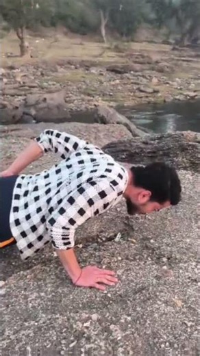 single arm push-ups💪🏻 #shorts #trending #fitness #viral #youtubeshorts #trending #motivation #music