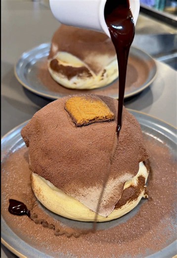 もちスフレ｜福岡・Café Stand 10.8のもちもちチョコスフレ