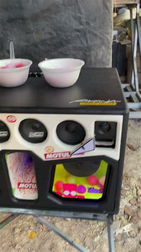 The 6.5-inch subwoofer is awesome.