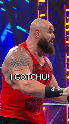 “I GOTCHU!” *tosses friend out of the ring* 💪😤 #WWE #BraunStrowman #Ricochet