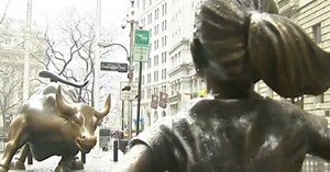 'Charging Bull' artist threatens suit against NY