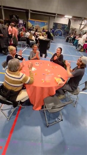 Le jeu c'est sérieux, faut réfléchir, utiliser un tableau excel ou avoir une calculatrice dans la tête... Ça ne détend pas et c'est stressant. Pourquoi faire des efforts alors qu'on veut juste passer un bon moment ? | Festival Jeu Chimay