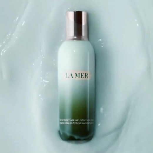 Defy the laws of hydration. The NEW Hydrating Infused Emulsion deeply replenishes skin with a weightless, featherlight feel. | La Mer