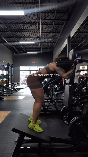 122 reactions | I’ve came so far in my fitness journey, more consistent than I used to be a year ago but every day I find ways to improve. . 癩Wearing @minibeastofficial Use code “EBONI” for $$$ off . . Like | Share | Save for later #R1Athlete . . . . . . . . . | Eboni Ro | Facebook