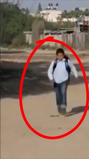 دخل هذا الطالب الى الحصة متأخرا.. و عندما اقترب منه المعلم " لن تتخيل ما وجد " الجزء الأول #shorts