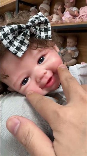 🥰 I couldn't stop playing with this little cutie.