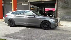 BMW F07 GT or The 'Gran Turismo' version is the first and only 5 Series to be produced in a fastback body style. The other body style in the same family is the 5 series sedan F10 and the F11 touring. This particular model which is the 535GT has a good performance due to the N55 engine under its hood. However, the rear suspension of the 535GT consisted of a pair of air springs mated with a pair of absorbers. Over the years, the air springs cause problems as it is prone to air leaks and the replac