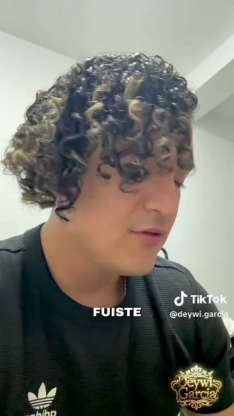 Una lágrima más de Dolor - Zafiro Sensual