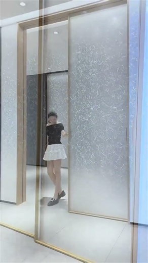 Laminated glass sliding door