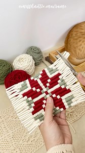 Making Christmas boho coaster #macrame #macrametutorial #macramepixel #macramechristmas | Miss Knottie Macrame