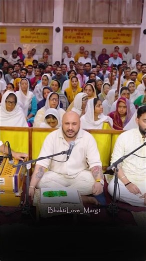 B Parak ने Maharaj Ji को सुनाया राधा भजन #bparak #maharajji #ytshorts #shorts