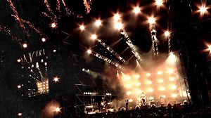 《FIRE ON MUSIC PRESENTS：BonFire Clash！》 年末最炸裂的台日夢幻共演進入倒數！ 如果你也還沉浸在火球祭一呼萬人響應的感動場景， 現在購票還來得及！ --- 【台北場 Taipei】 Date：2024/12/19（Thur.） Time：18:30 Open / 19:30 Start Venue：SUB（台北市南港區市民大道八段99號/ 入口位於臺北流行音樂中心南基地戶外廣場） Price：Adv. $1,500 / At Door $1,800 【高雄場 Kaohsiung】 Date：2024/12/20（Fri.） Time：19:00 Open / 19:30 Start Venue：Backstage Live（高雄市苓雅區海邊路15-3號） Price：Adv. $1,500 / At Door $1,800 Ticket：https://www.indievox.com/tour/search/323 | 滅火器 Fire EX.