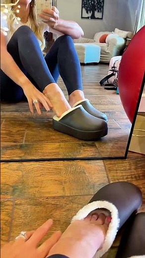 These croc Dylan with the fur on the inside are absolutely incredible! They fit true to size and